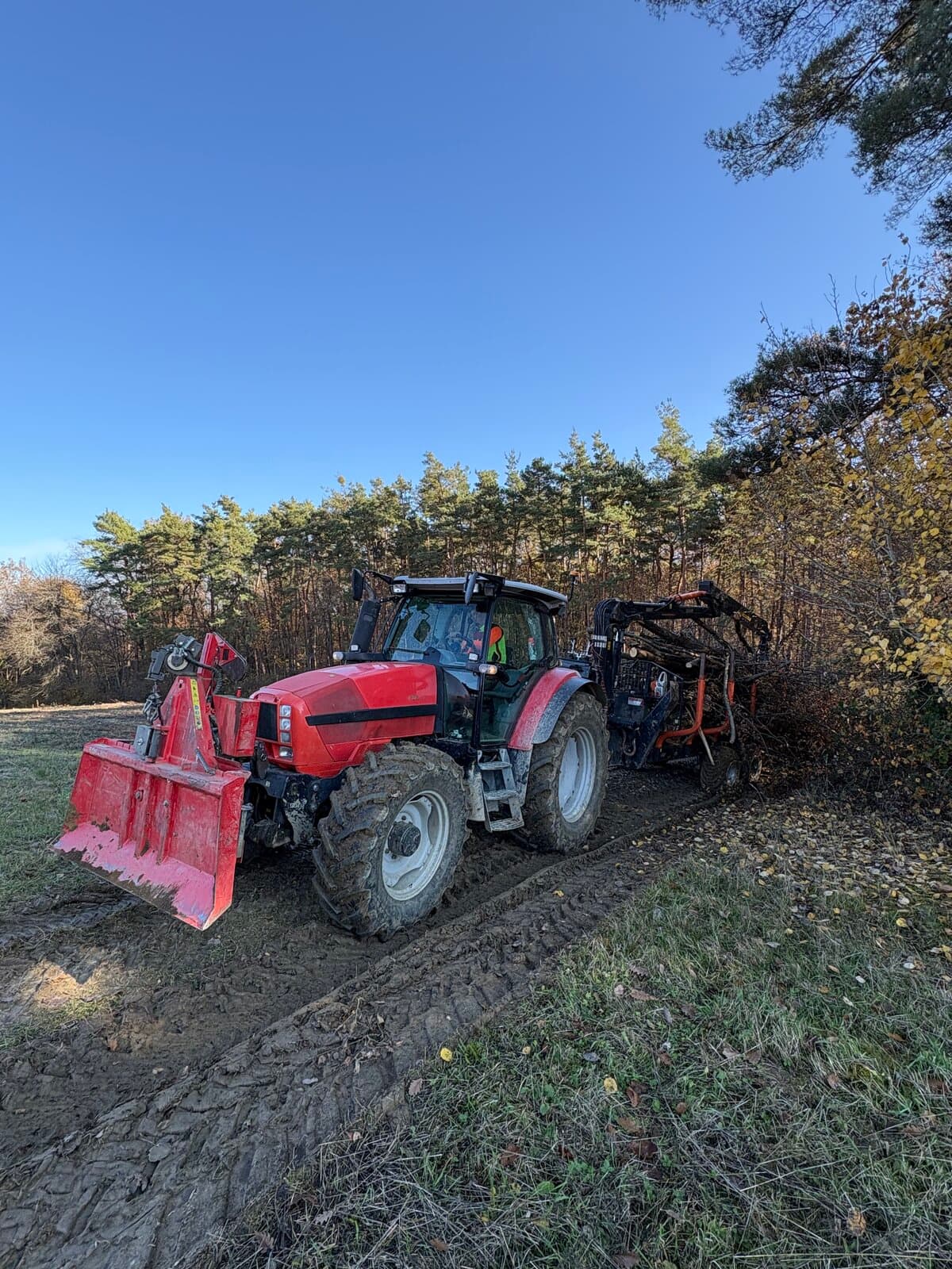 Traktor na terenu